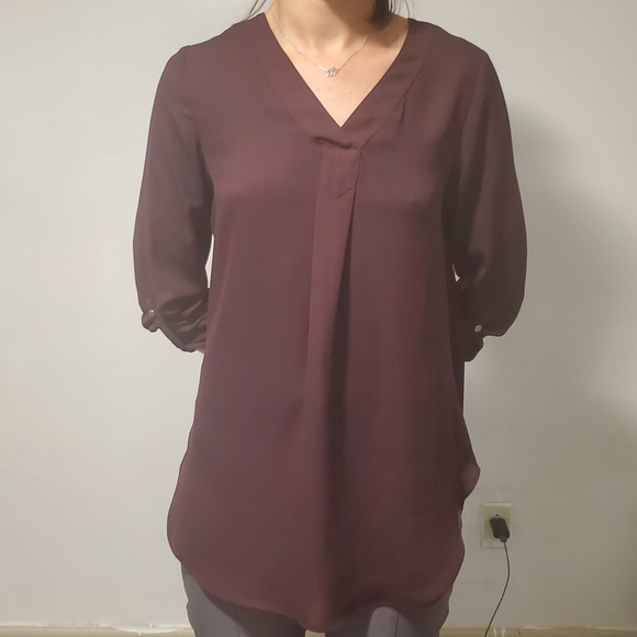 The same blouse over and over - Picture 4 of 7